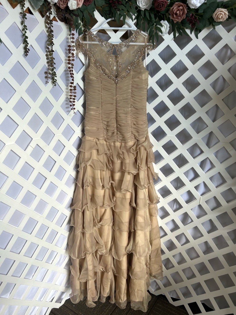 Shail K Gold Beaded Formal Dress Size 6 |  Neckline Ruffle Chiffon Prom Wedding - Picture 3 of 7